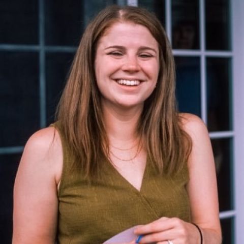 Ashley Gold headshot