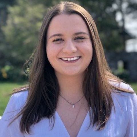 Emily Briselli headshot