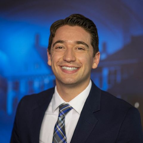 Josh Starr headshot