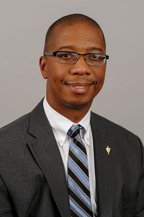 Headshot of Vernon Harper